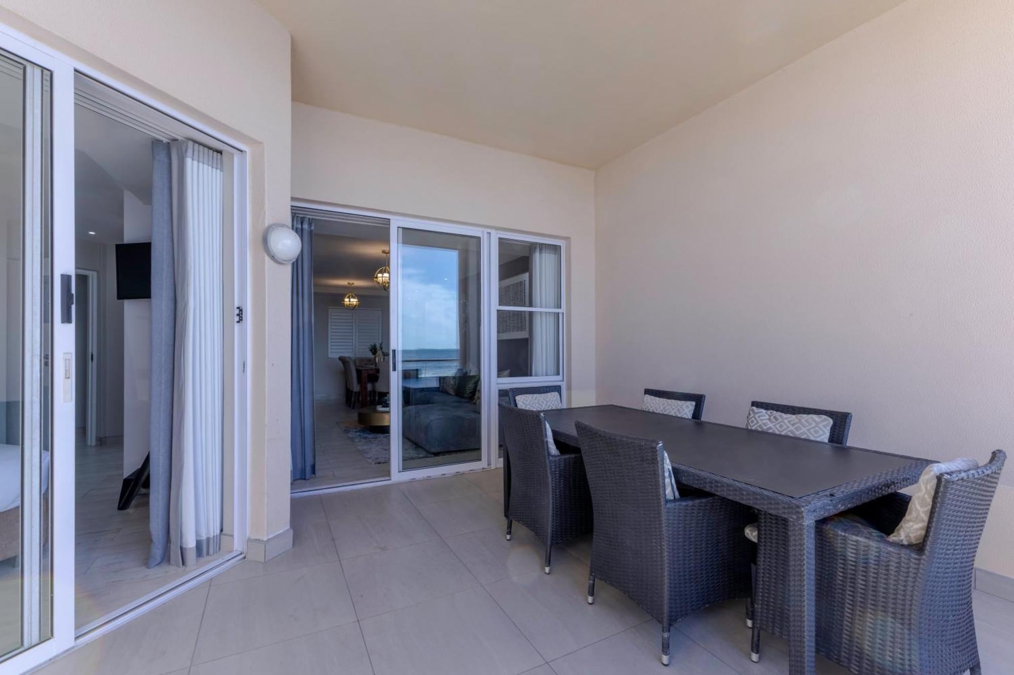 Lagoon Luxury Apartment *