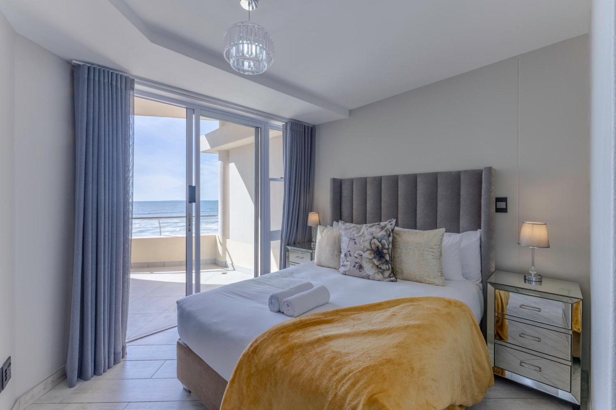 Lagoon Luxury * Cape Town