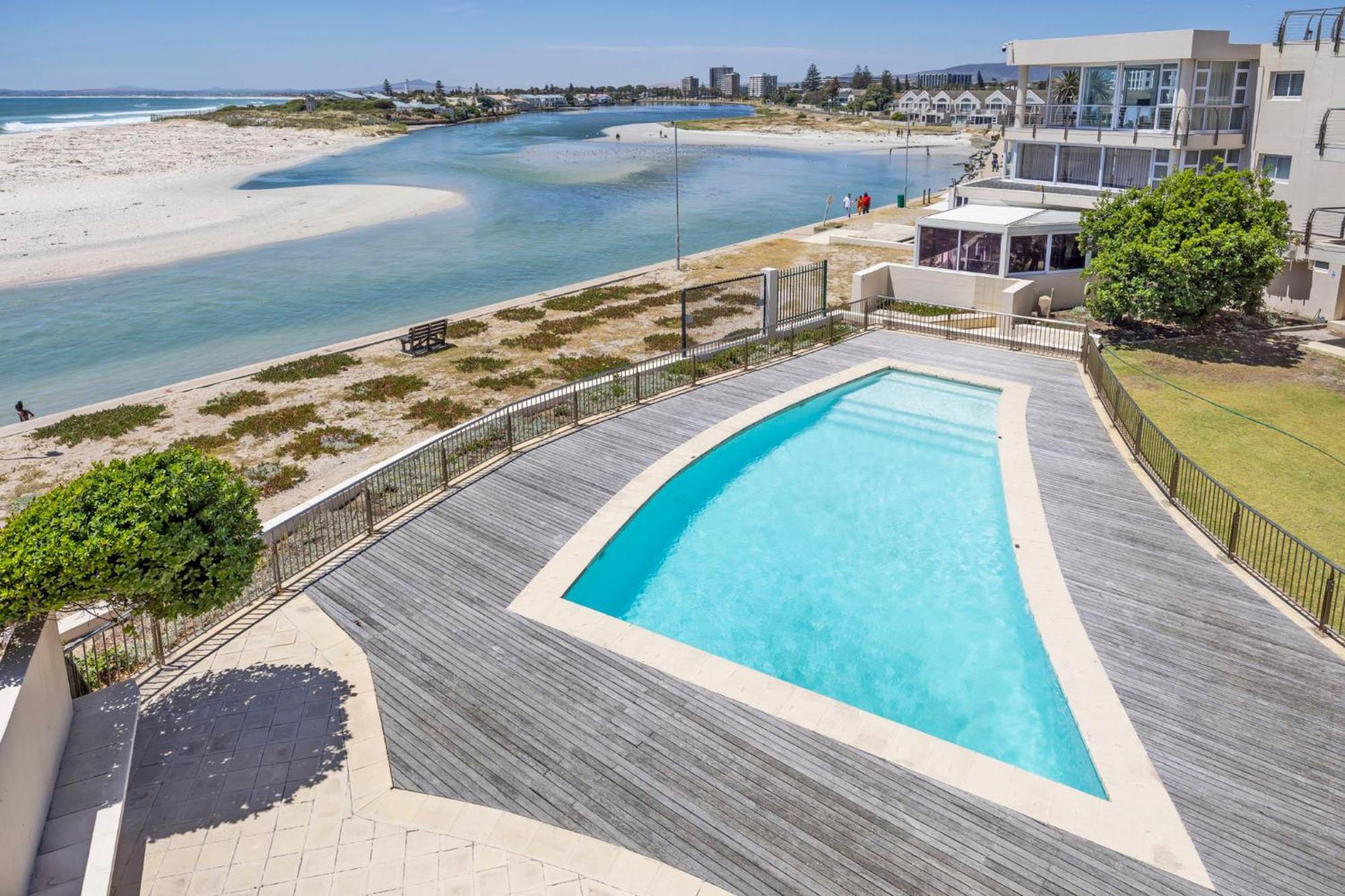 Lagoon Luxury Apartment *