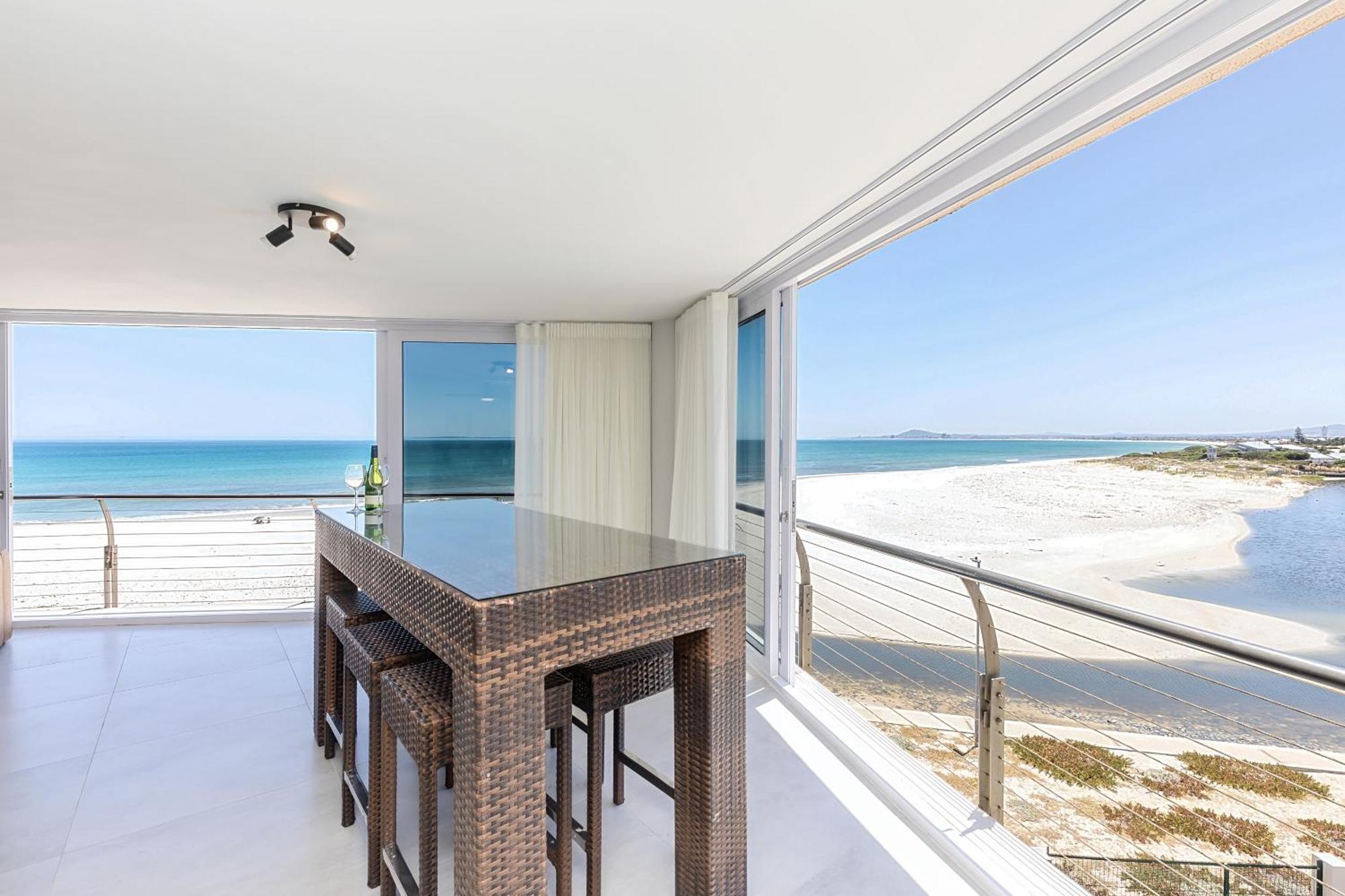 Lagoon Luxury Apartment