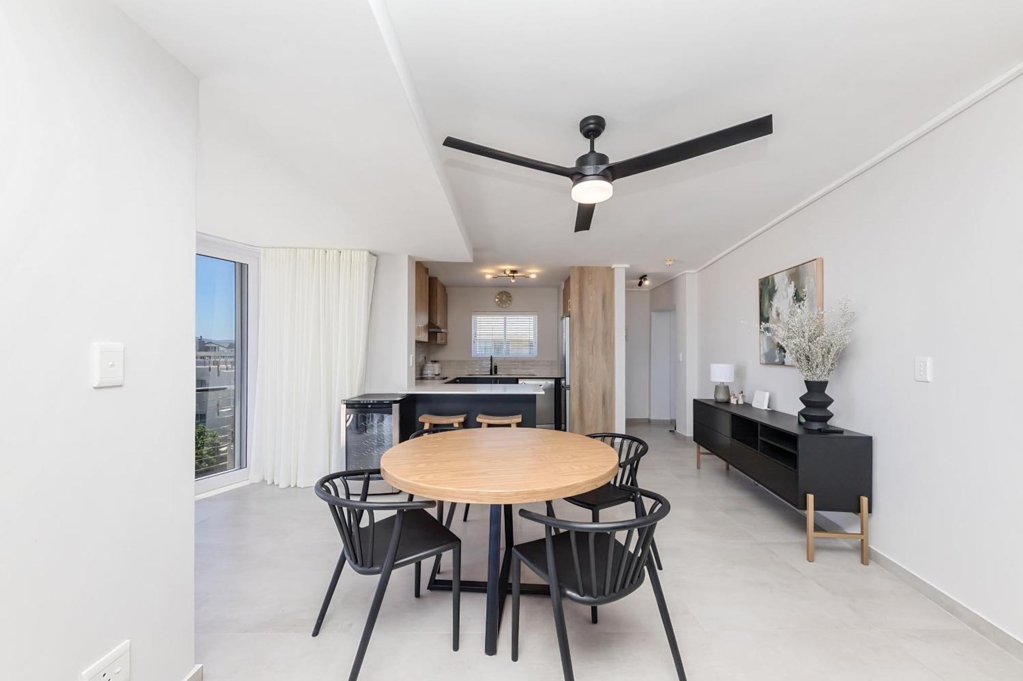 Lagoon Luxury Apartment